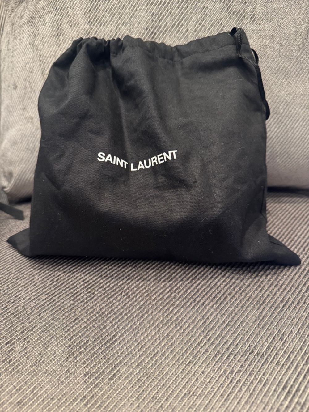 LOU QUILTED BELTBAG BLACK HARDWARE
Saint Laurent
BLACK 34IN / 85CM - Picture 7 of 7